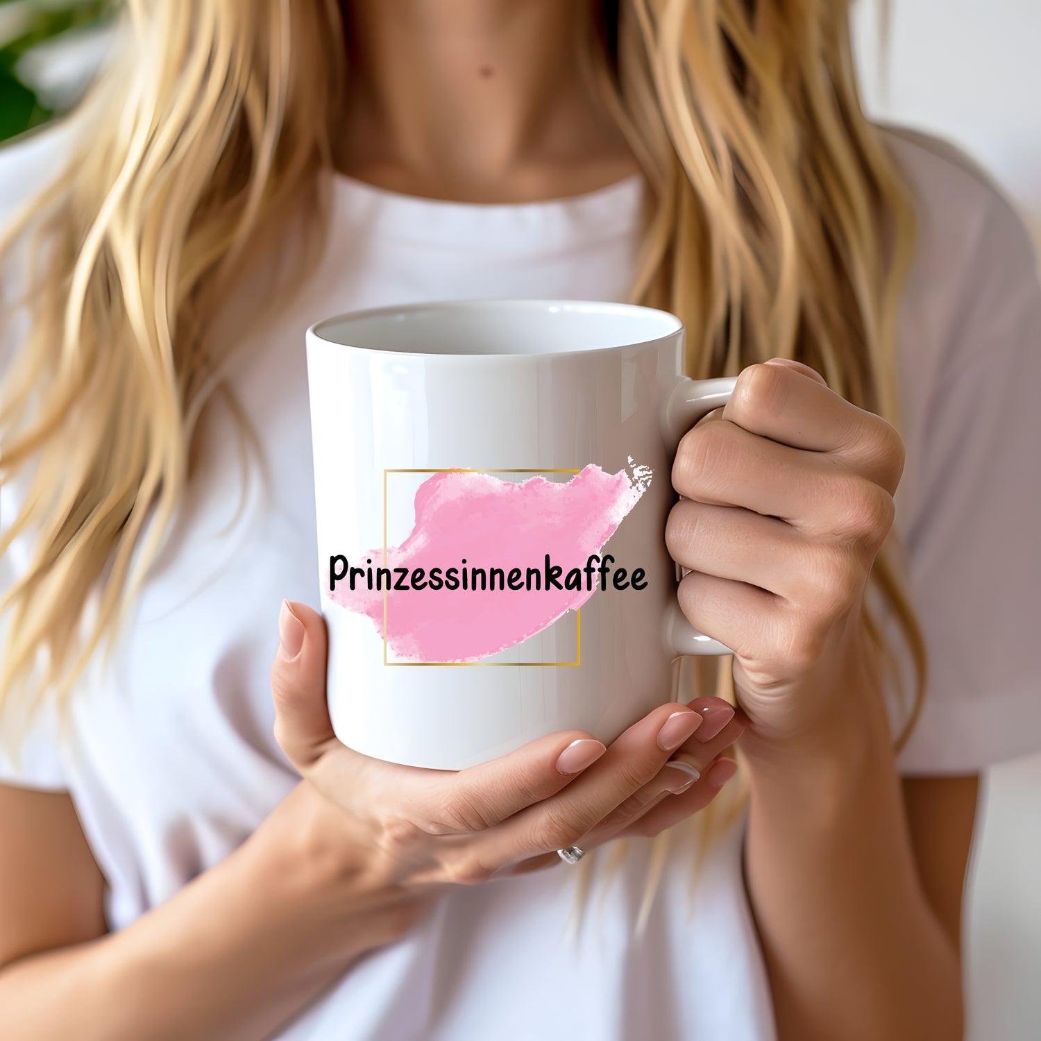 Kaffee und Teetassen