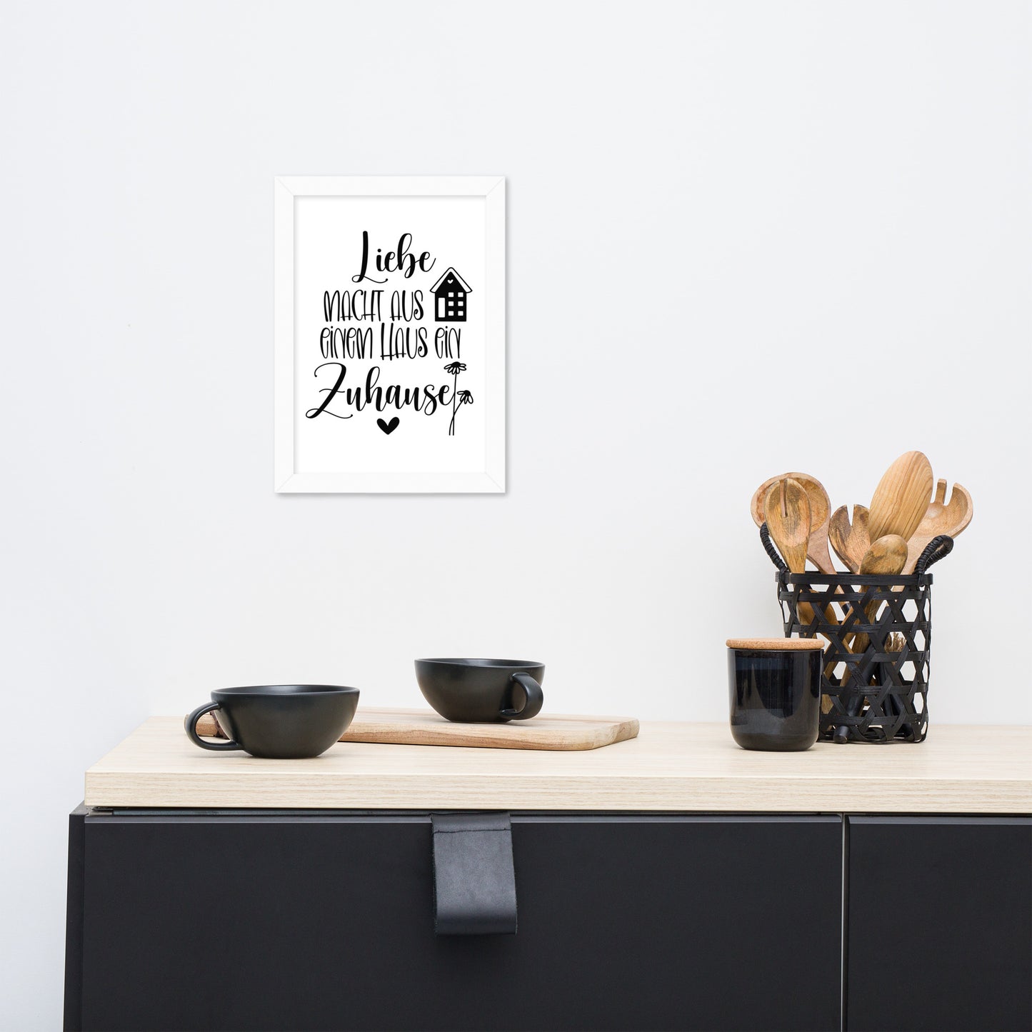 Gerahmtes Poster Liebe macht aus einem Haus ein Zuhause